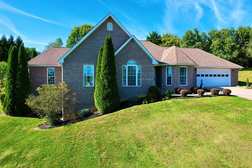Photo of 32582 Spring Crest Dr, Glade Spring, VA 24340 (MLS # 103637)