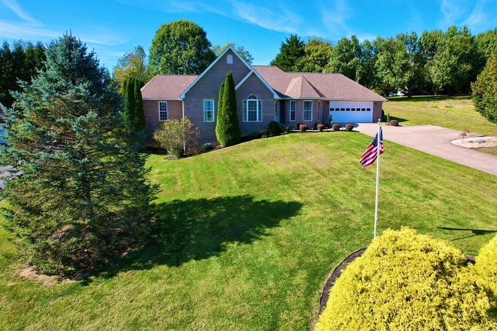 Photo of 32582 Spring Crest Dr, Glade Spring, VA 24340 (MLS # 103637)