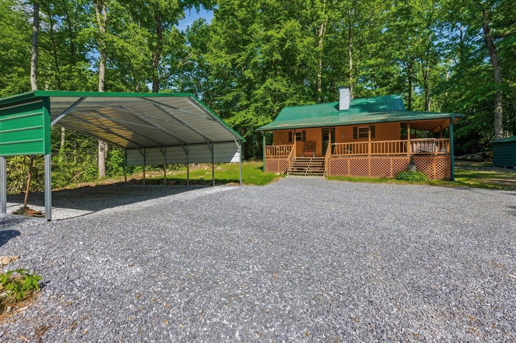 Photo of 17609 Burnt Cabin Trail, Chilhowie, VA 24319 (MLS # 110193)