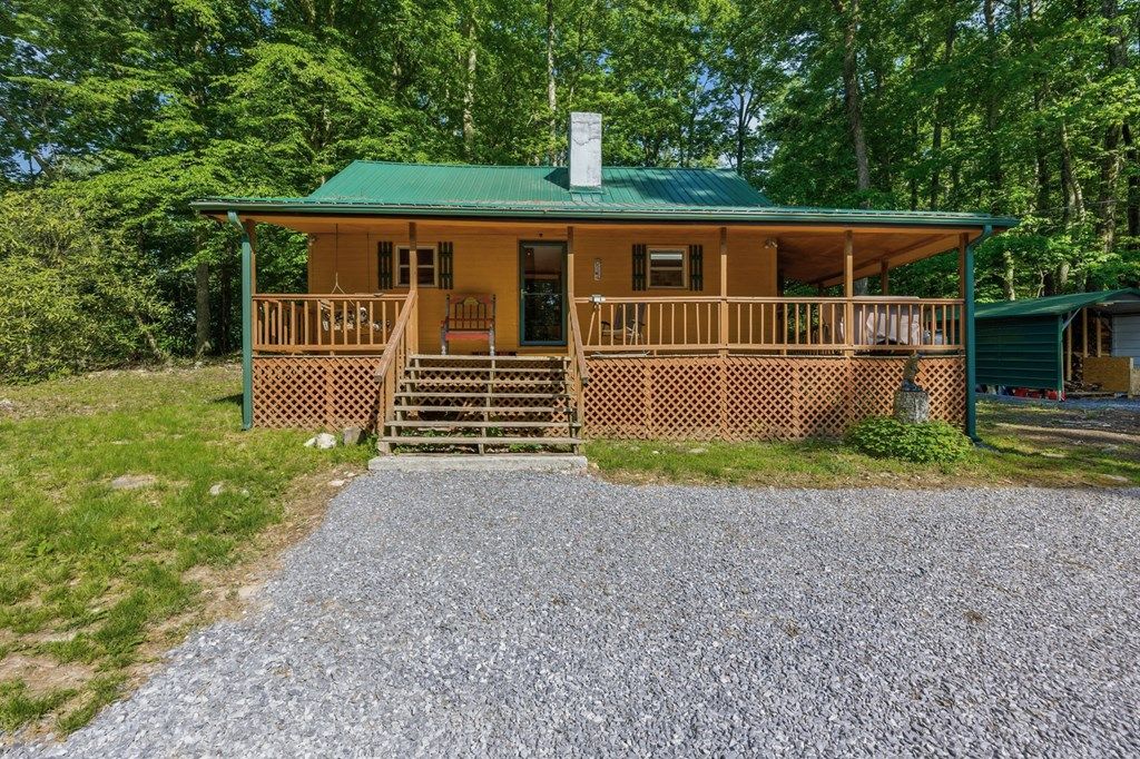 Photo of 17609 Burnt Cabin Trail, Chilhowie, VA 24319 (MLS # 110193)
