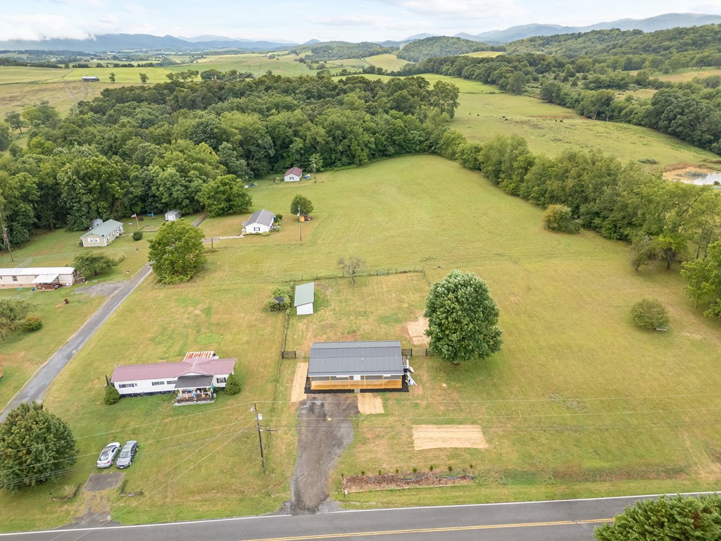 Austinville, Virginia 24312, United States, 3 Bedrooms Bedrooms, ,1 BathroomBathrooms,Residential,Contingent,184965