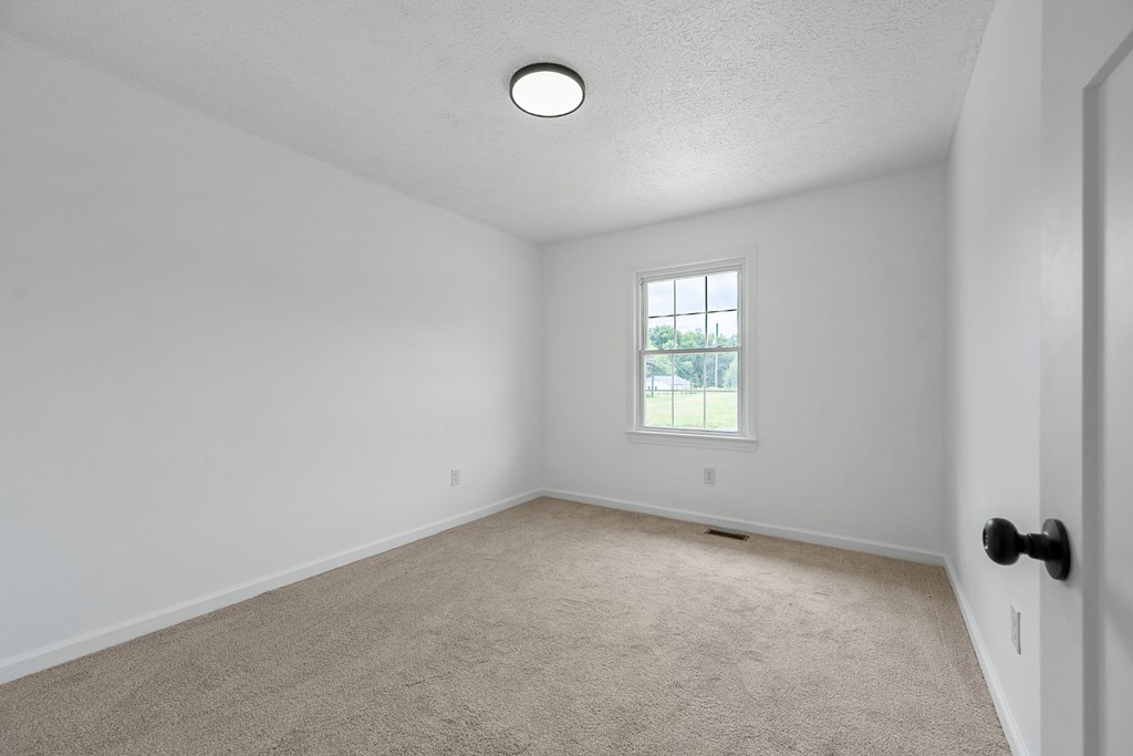 Austinville, Virginia 24312, United States, 3 Bedrooms Bedrooms, ,1 BathroomBathrooms,Residential,Contingent,184965