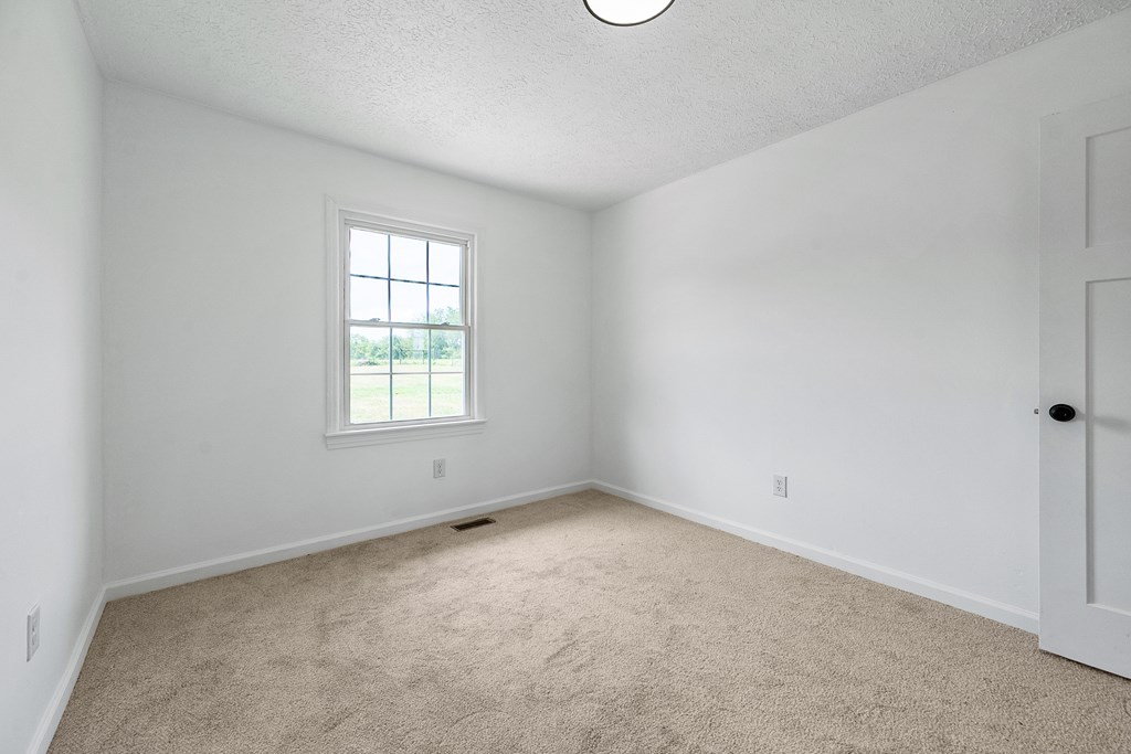 Austinville, Virginia 24312, United States, 3 Bedrooms Bedrooms, ,1 BathroomBathrooms,Residential,Contingent,184965