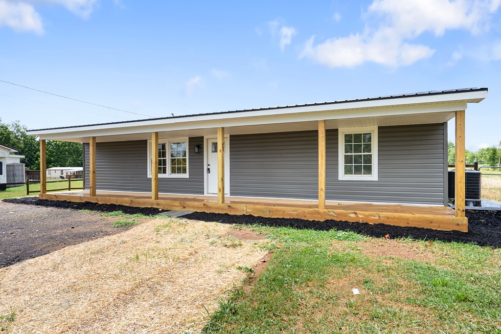 Austinville, Virginia 24312, United States, 3 Bedrooms Bedrooms, ,1 BathroomBathrooms,Residential,Contingent,184965