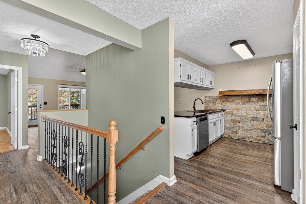 Photo of 118 Timberbrook Dr, Bristol, VA 24201 (MLS # 103859)