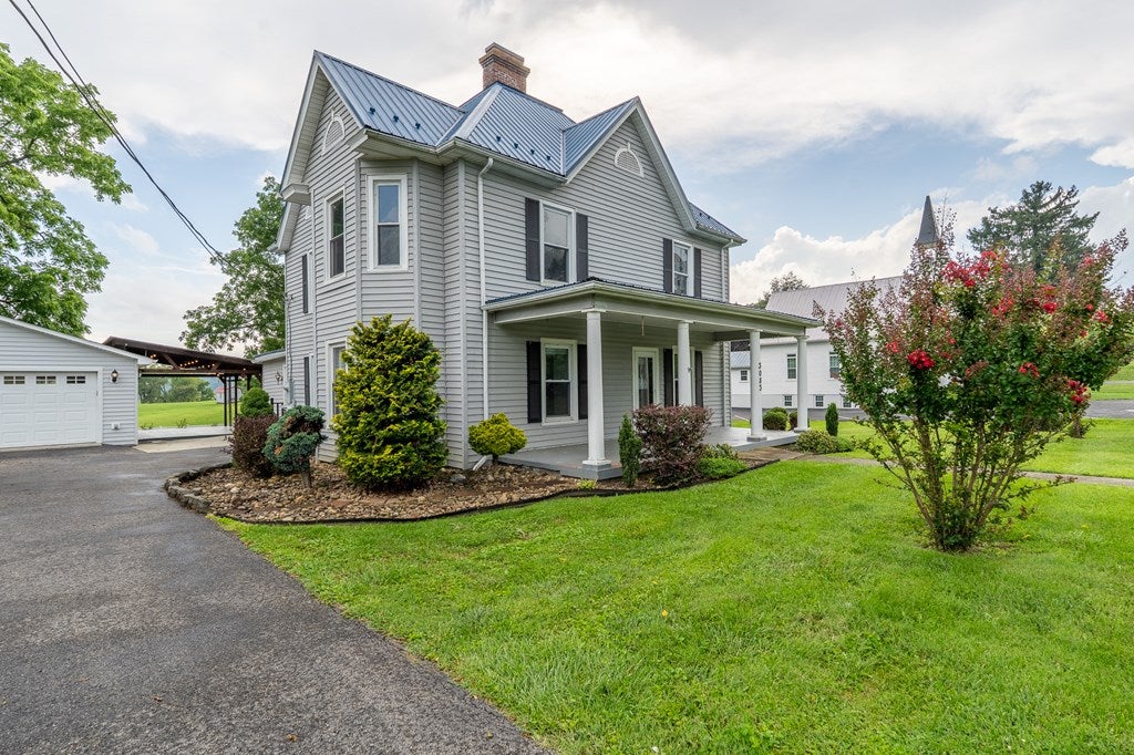 Photo of 3083 Greenbriar Road, Draper, VA 24324 (MLS # 111167)