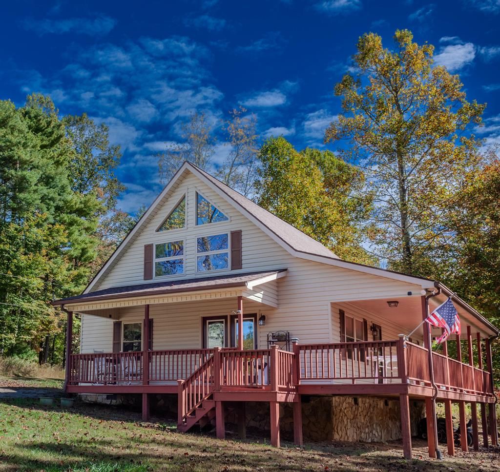 Photo of 450 Rhododendron Ln, Fancy Gap, VA 24328 (MLS # 109929)
