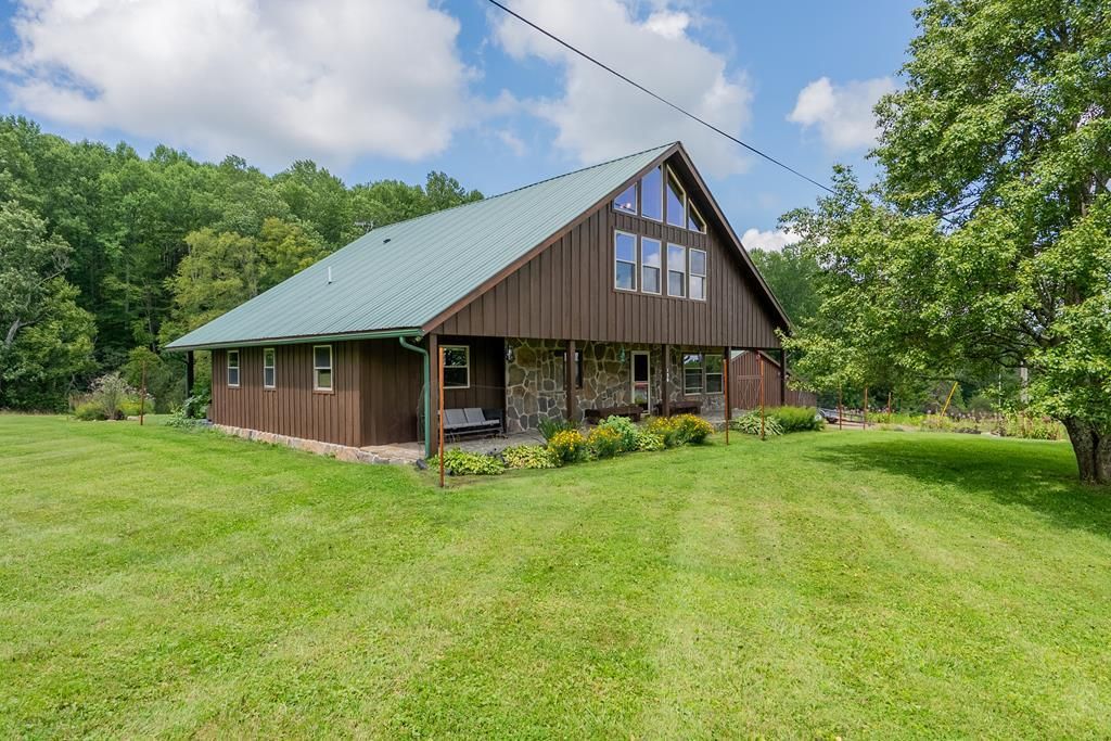 Photo of 130 Volunteer Rd, Hillsville, VA 24343 (MLS # 105962)