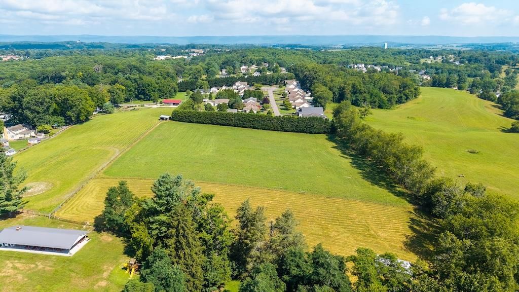 Photo of 4 Kensington Ln, Pulaski, VA 24301 (MLS # 103502)