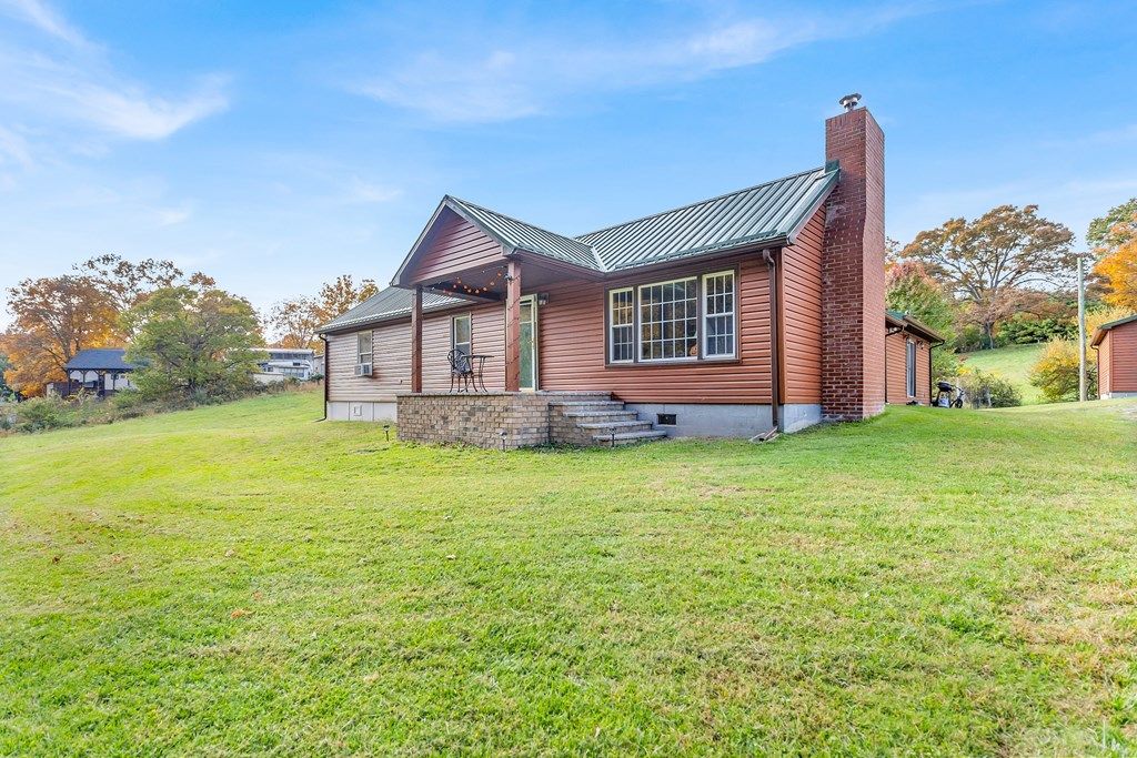 Photo of 4616 Rakes Drive, Dublin, VA 24084 (MLS # 109784)