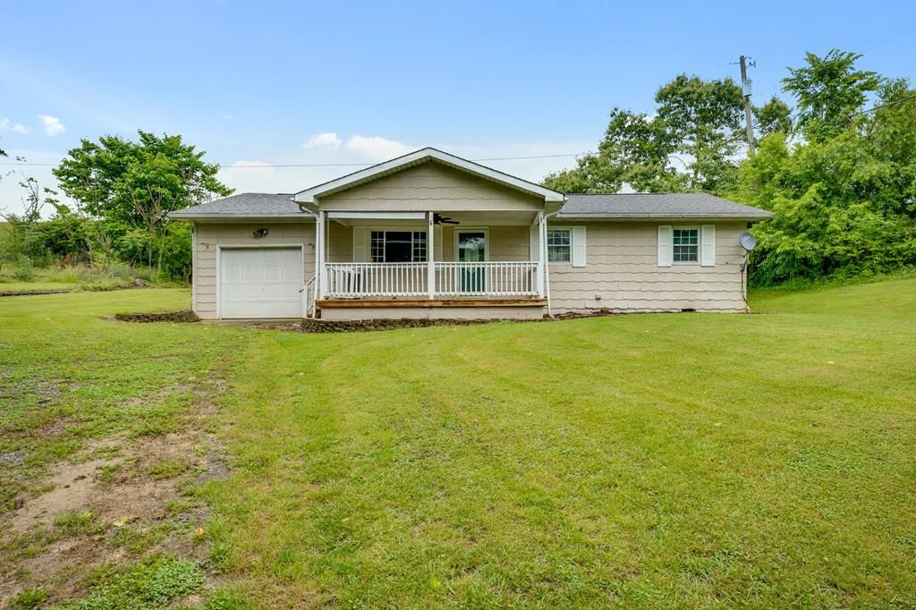 Photo of 194 Circle Drive, Castlewood, VA 24224 (MLS # 110312)