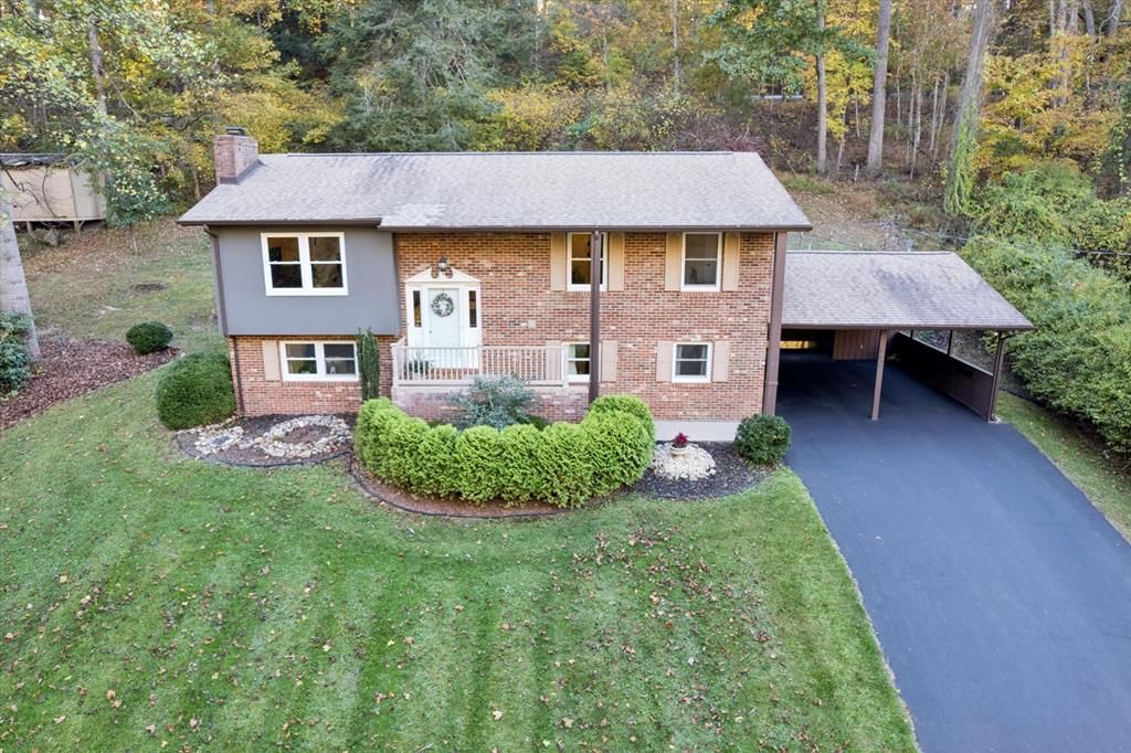 Photo of 862 Hollow Road, Marion, VA 24354 (MLS # 103793)