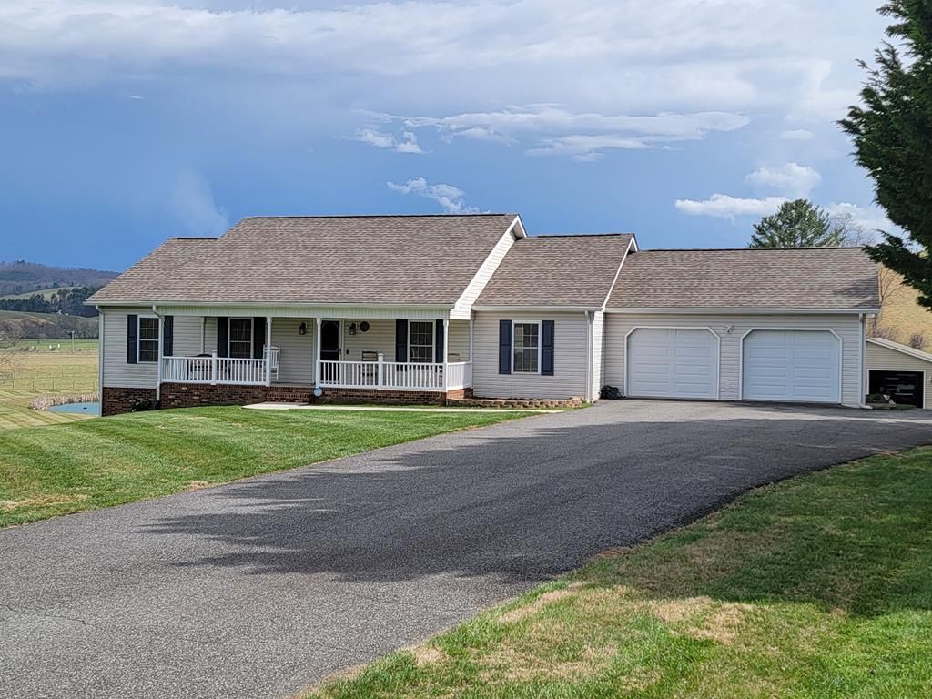 Photo of 480 Stonebrook Dr, Galax, VA 24333 (MLS # 109441)