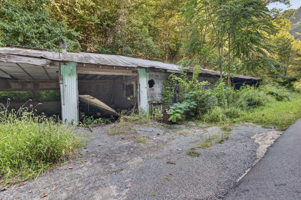 Photo of TBD Livingston Cr Rd #0, Bristol, VA 24202 (MLS # 111822)