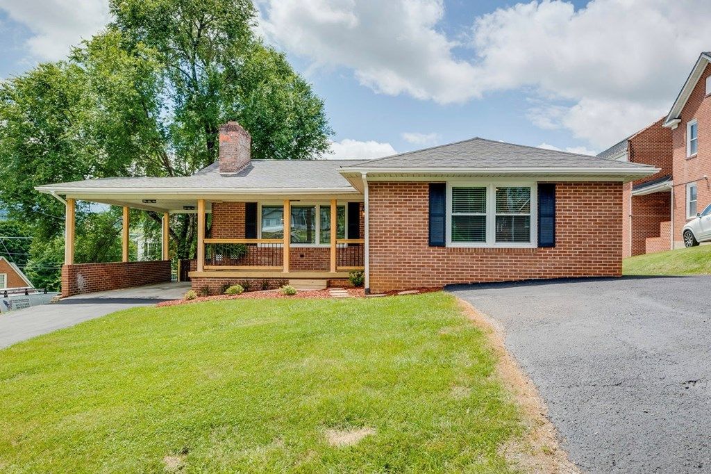 Photo of 351 Russell Street, Lebanon, VA 24266 (MLS # 110972)