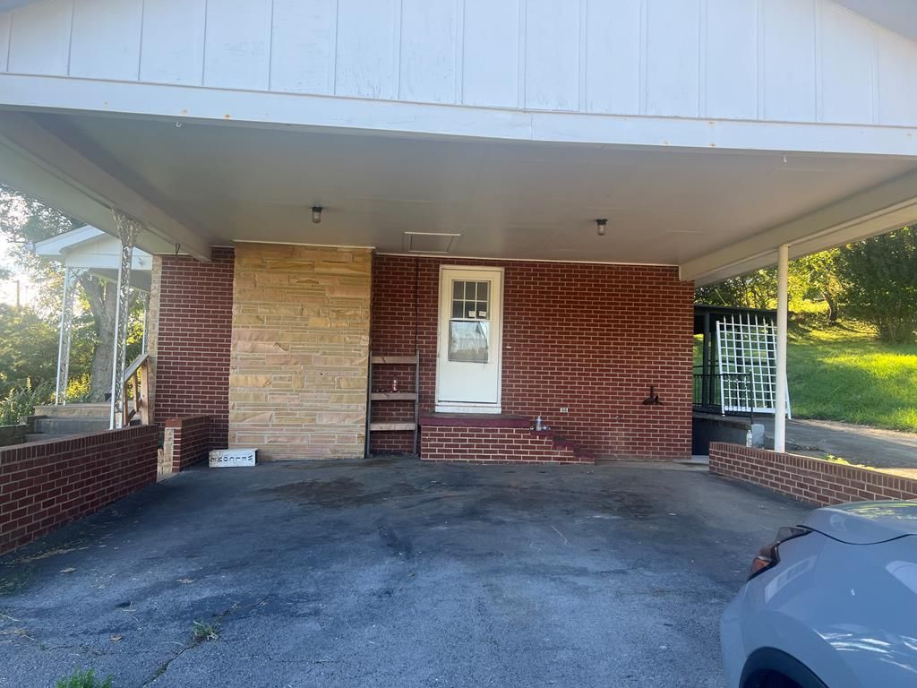 Photo of 147 Edgar Street, Lebanon, VA 24266 (MLS # 104165)