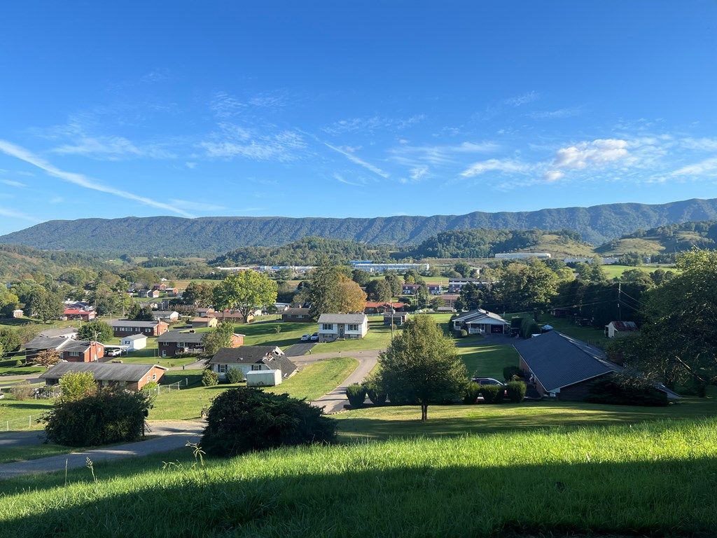 Photo of 147 Edgar Street, Lebanon, VA 24266 (MLS # 104165)