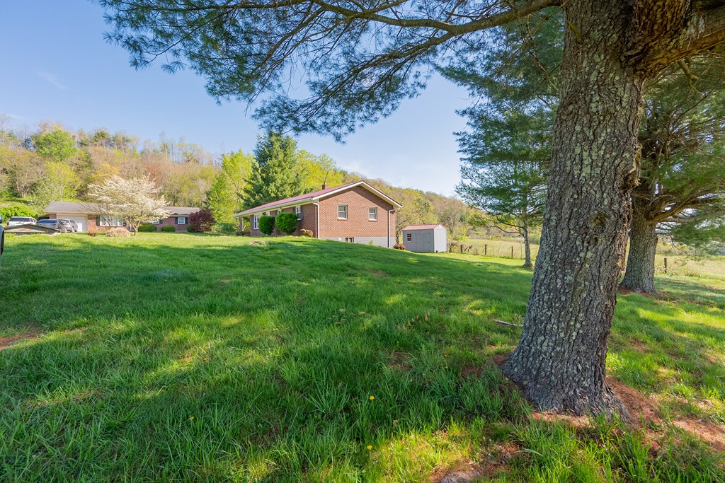 Wytheville, Virginia 24382, United States, 3 Bedrooms Bedrooms, ,1 BathroomBathrooms,Residential,Contingent,117194