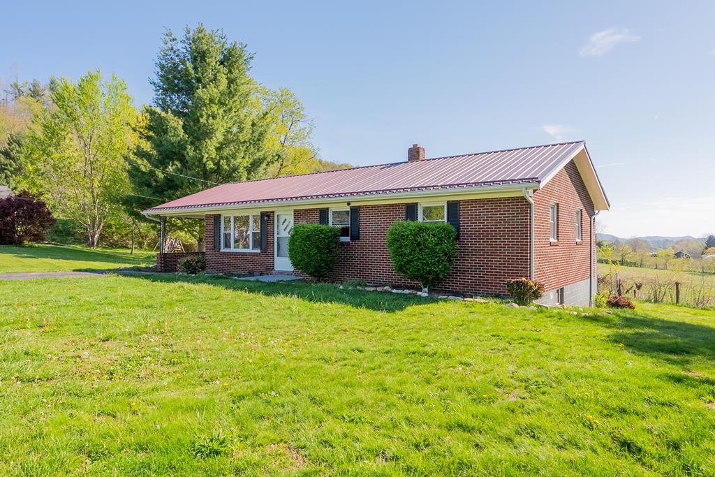 Wytheville, Virginia 24382, United States, 3 Bedrooms Bedrooms, ,1 BathroomBathrooms,Residential,Contingent,117194