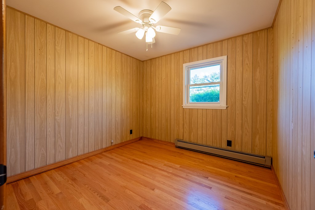 Wytheville, Virginia 24382, United States, 3 Bedrooms Bedrooms, ,1 BathroomBathrooms,Residential,Contingent,117194