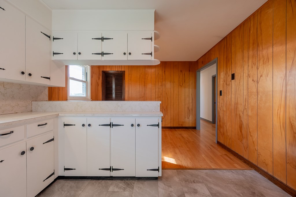 Wytheville, Virginia 24382, United States, 3 Bedrooms Bedrooms, ,1 BathroomBathrooms,Residential,Contingent,117194