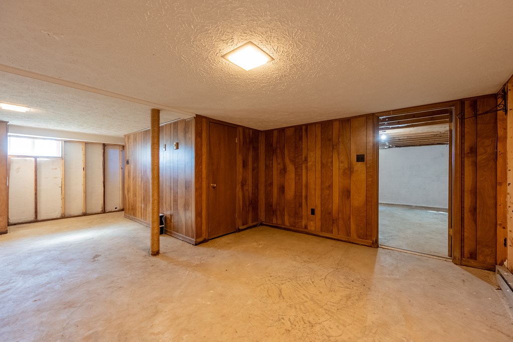 Wytheville, Virginia 24382, United States, 3 Bedrooms Bedrooms, ,1 BathroomBathrooms,Residential,Contingent,117194