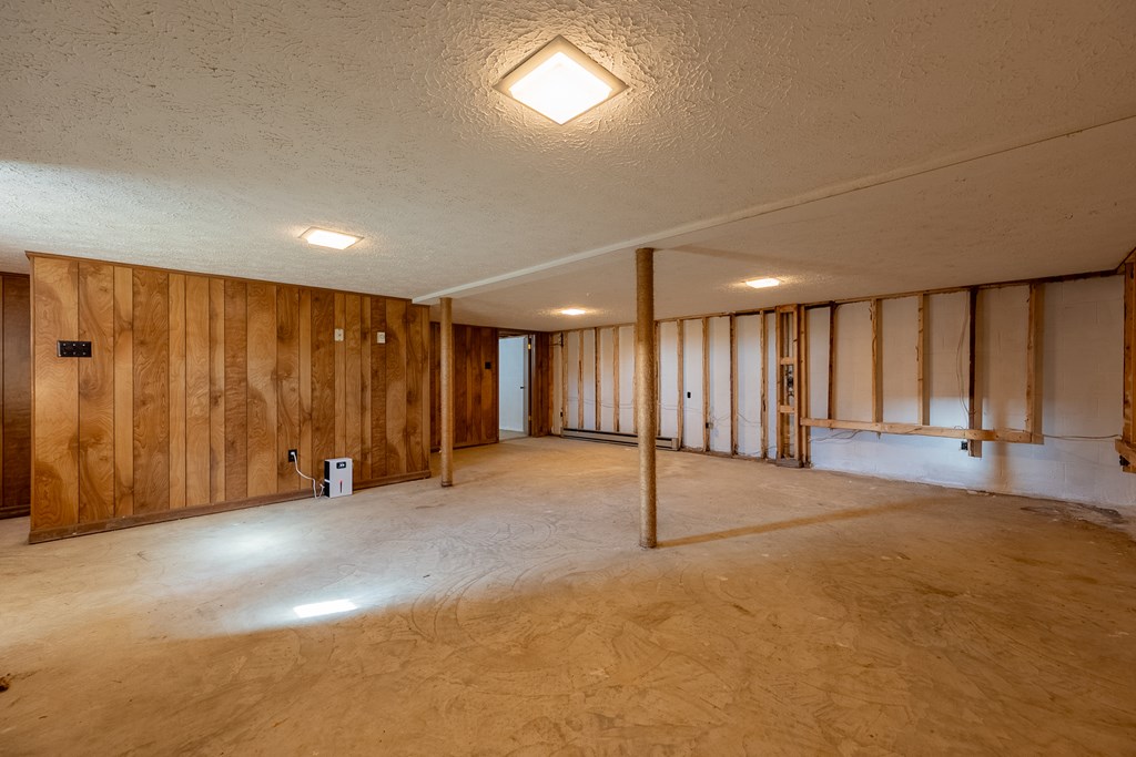 Wytheville, Virginia 24382, United States, 3 Bedrooms Bedrooms, ,1 BathroomBathrooms,Residential,Contingent,117194