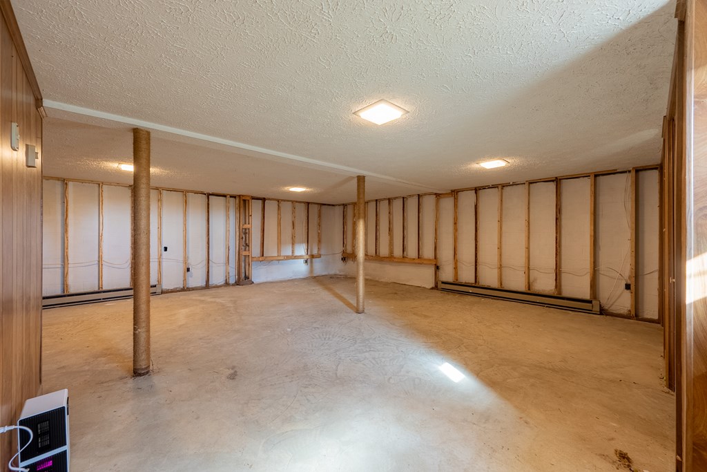 Wytheville, Virginia 24382, United States, 3 Bedrooms Bedrooms, ,1 BathroomBathrooms,Residential,Contingent,117194