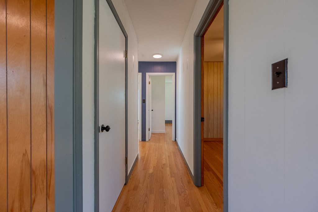 Wytheville, Virginia 24382, United States, 3 Bedrooms Bedrooms, ,1 BathroomBathrooms,Residential,Contingent,117194