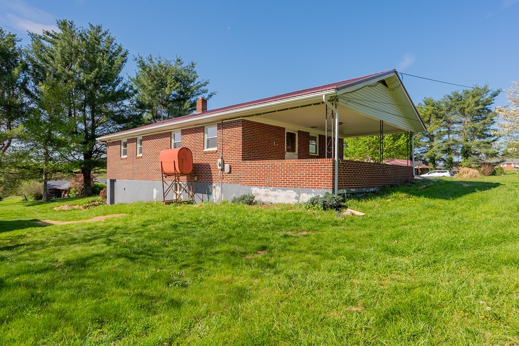 Wytheville, Virginia 24382, United States, 3 Bedrooms Bedrooms, ,1 BathroomBathrooms,Residential,Contingent,117194