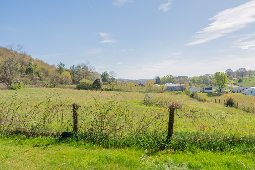 Wytheville, Virginia 24382, United States, 3 Bedrooms Bedrooms, ,1 BathroomBathrooms,Residential,Contingent,117194