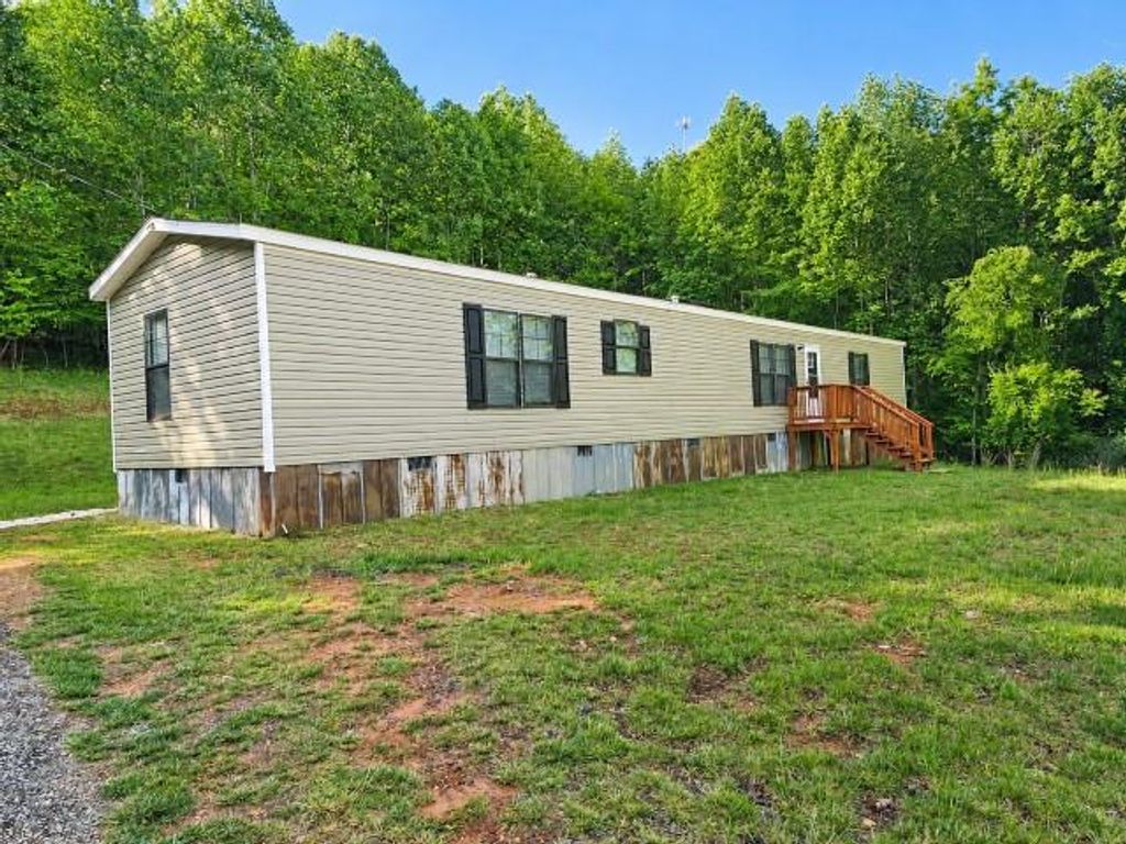 Photo of 49 Gladstone Ln, Woodlawn, VA 24381 (MLS # 110163)