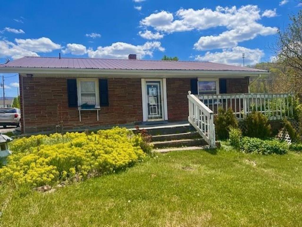 Photo of 18 Lee Street, Bland, VA 24315 (MLS # 109778)