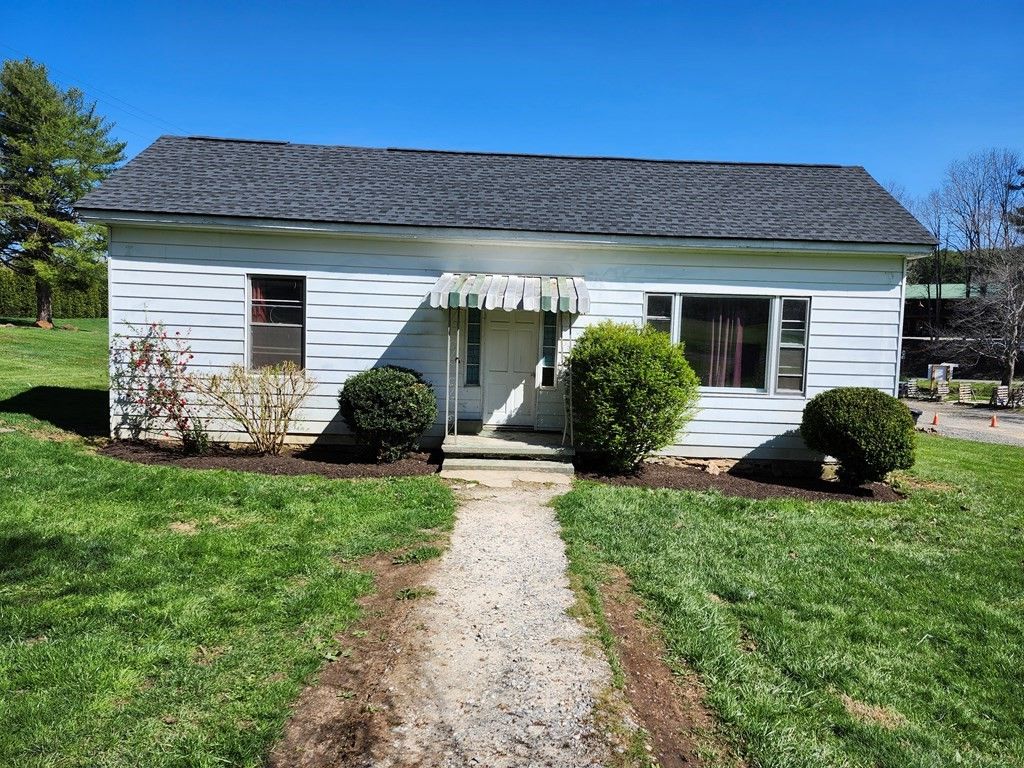 Photo of 300 Webbs Mill Rd, Floyd, VA 24091 (MLS # 109498)