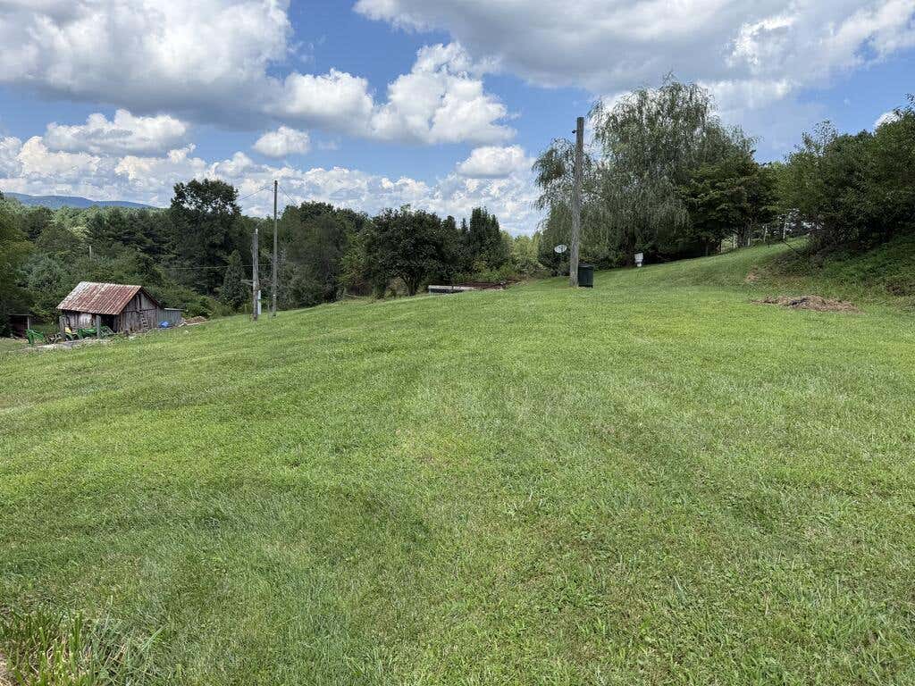Photo of 2814 Lime Kiln RD #1, Fries, VA 24330 (MLS # 111611)
