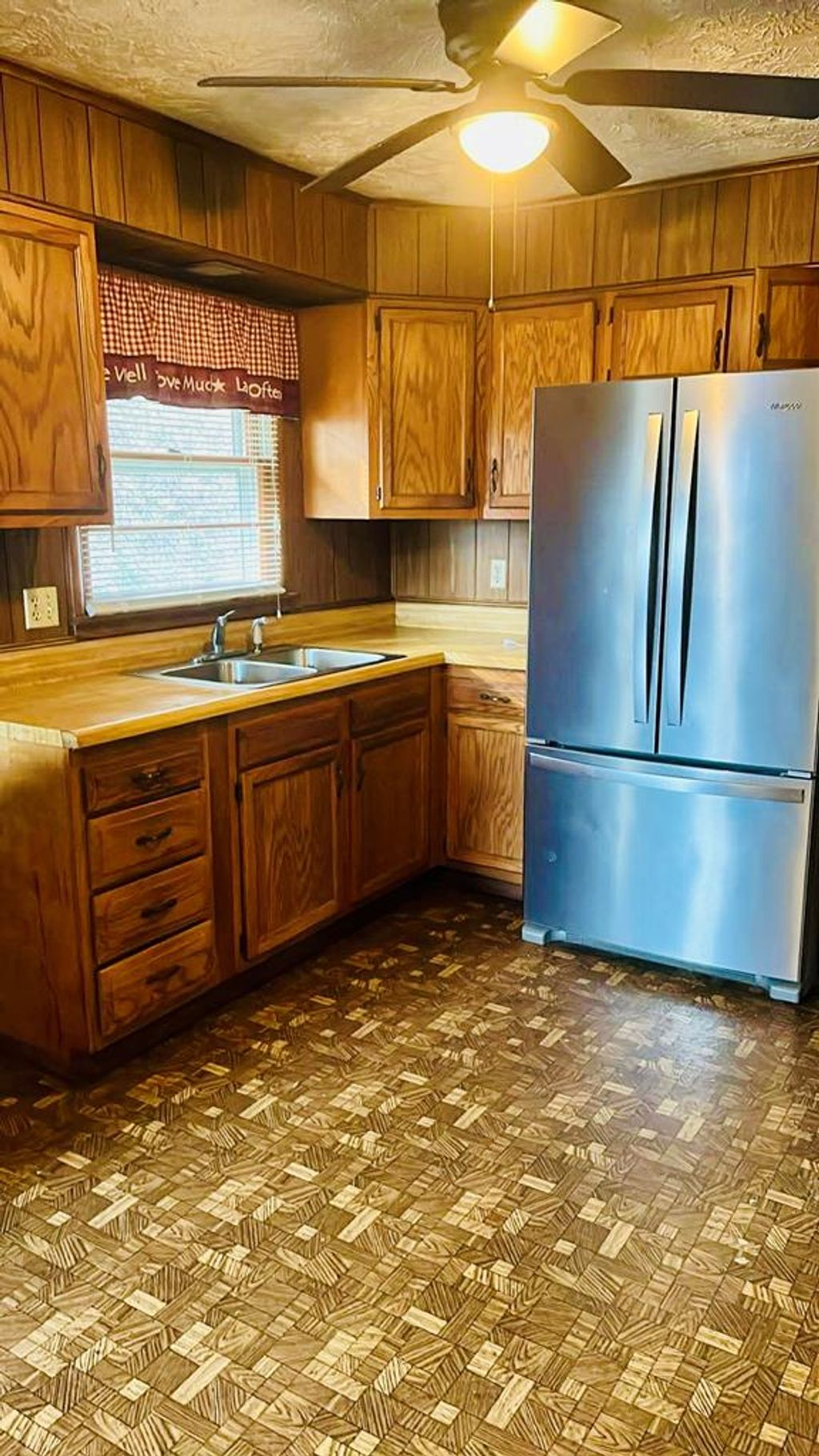 Photo of 818 Buskill Ave, Richlands, VA 24641 (MLS # 104408)