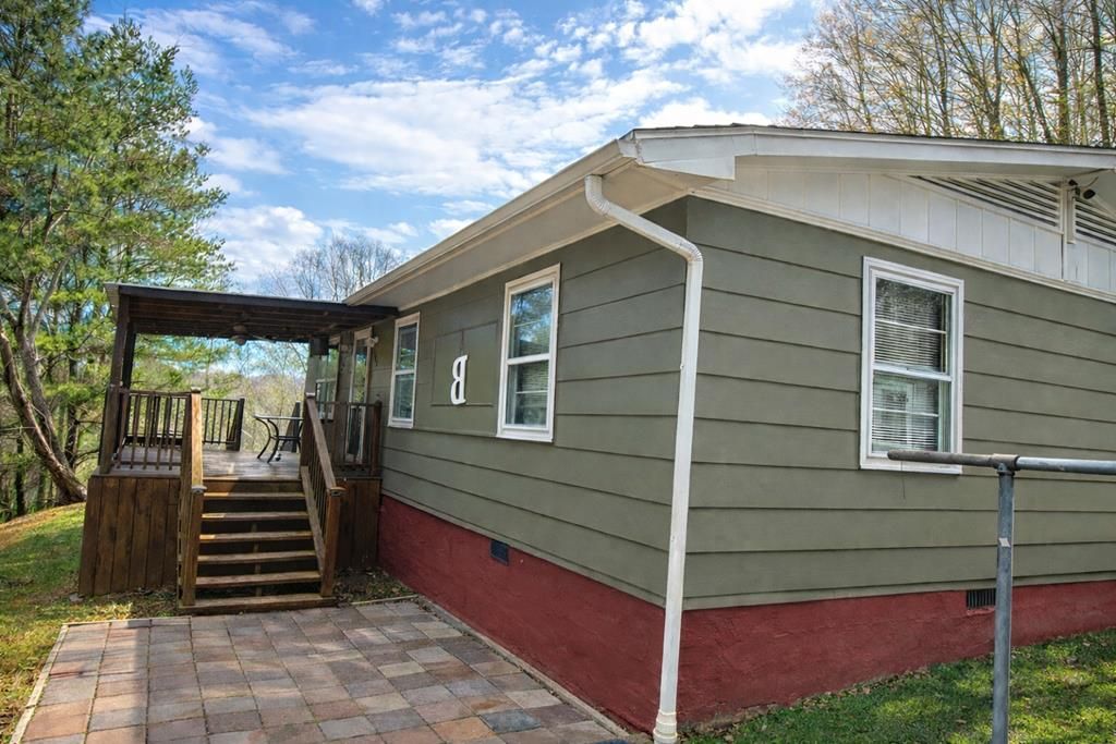 Photo of 818 Buskill Ave, Richlands, VA 24641 (MLS # 104408)