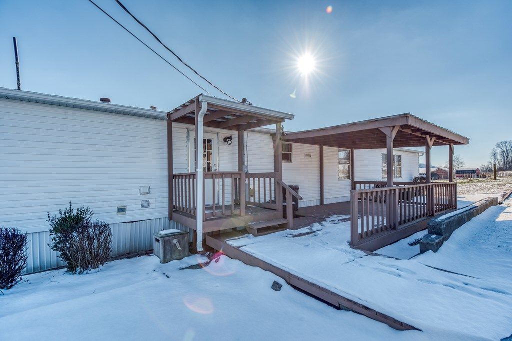 Photo of 28185 Rivermont Drive, Meadowview, VA 24361 (MLS # 104347)