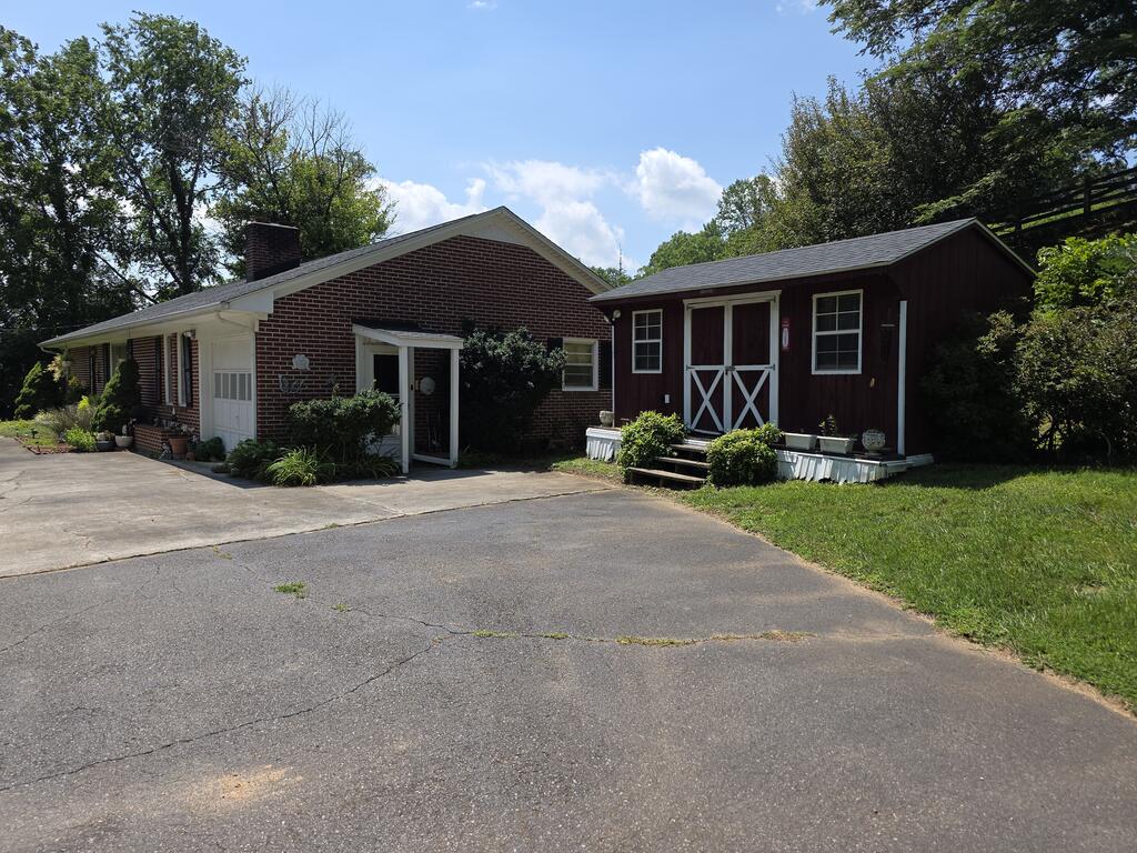 Photo of 1377 Floyd Hwy N HWY, Floyd, VA 24091 (MLS # 112092)
