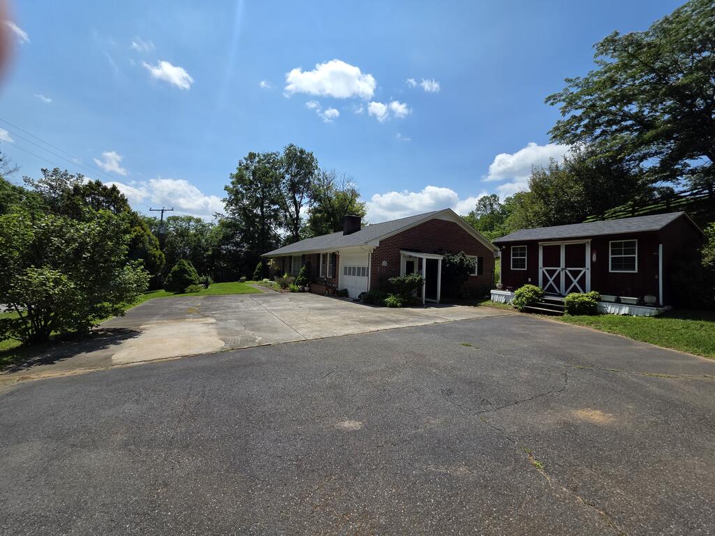 1377 Floyd Hwy N