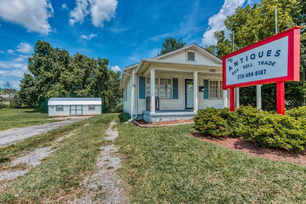 Photo of 1723 Euclid Ave, Bristol, VA 24201 (MLS # 111092)