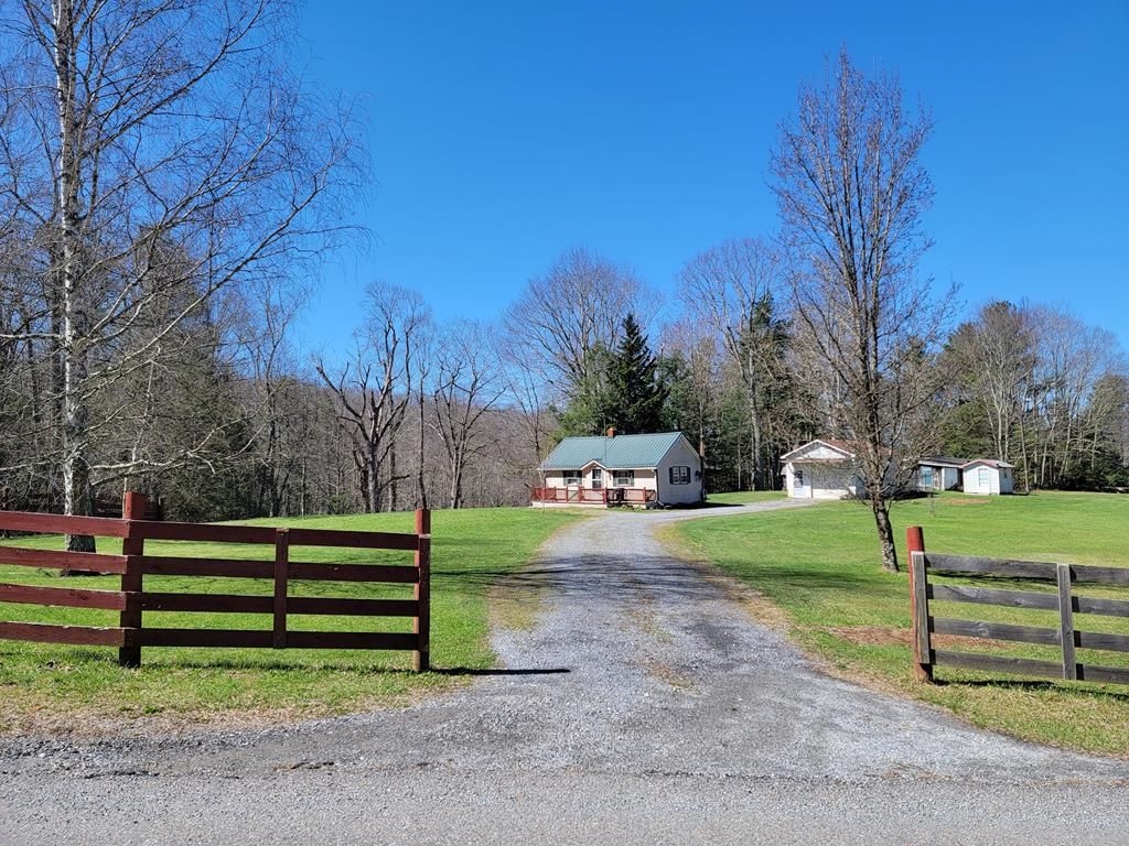 Photo of 11175 Flat Ridge Road, Troutdale, VA 24378 (MLS # 109534)