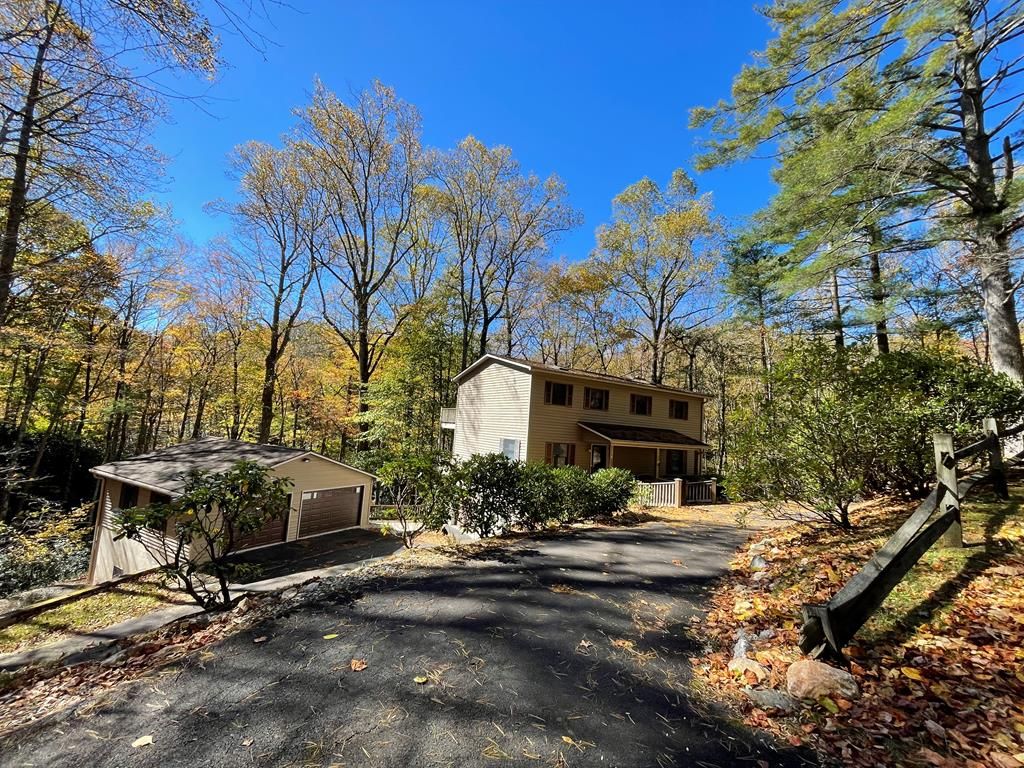 Photo of 219 Otter Creek Trl, Fancy Gap, VA 24328 (MLS # 103864)