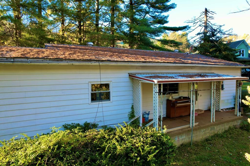 Photo of 2809 Freestone Valley Rd, Tannersville, VA 24377 (MLS # 103856)
