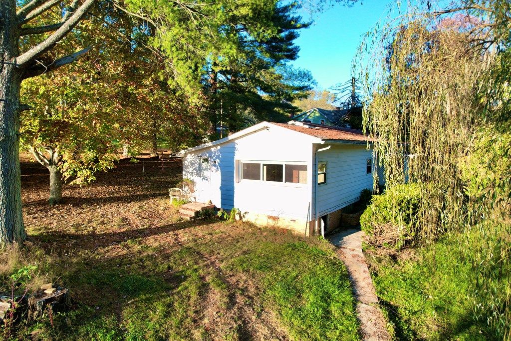 Photo of 2809 Freestone Valley Rd, Tannersville, VA 24377 (MLS # 103856)