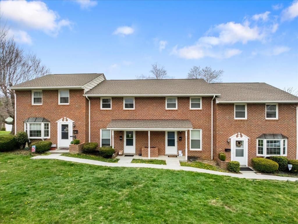 Photo of 800 N 8th Street, Wytheville, VA 24382 (MLS # 109597)