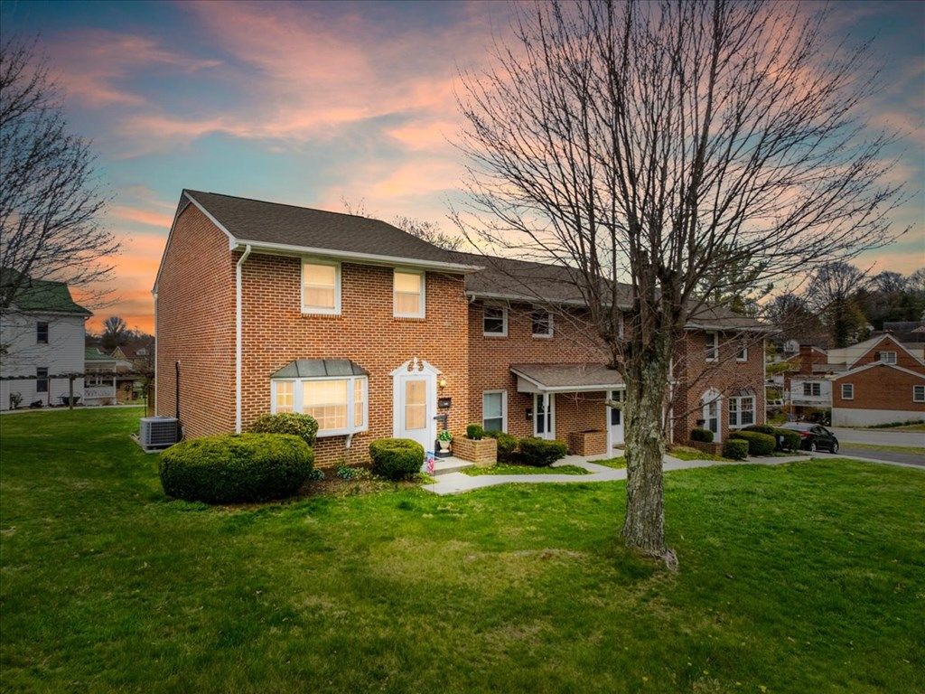 Photo of 800 N 8th Street, Wytheville, VA 24382 (MLS # 109597)