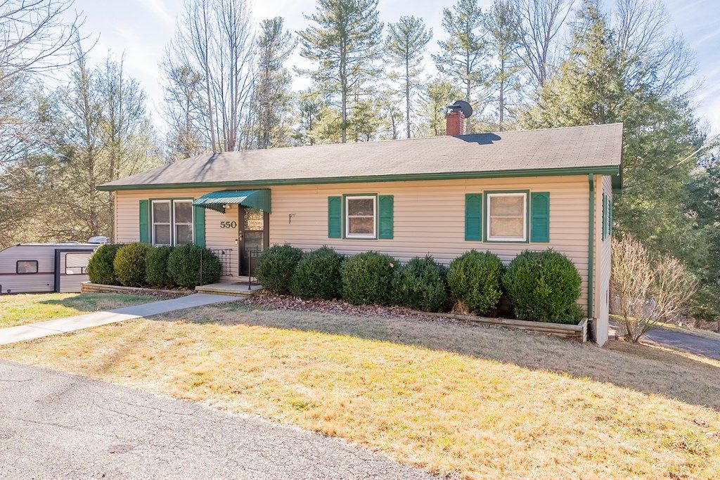 Photo of 550 Dogwood Dr, Hillsville, VA 24343 (MLS # 104583)