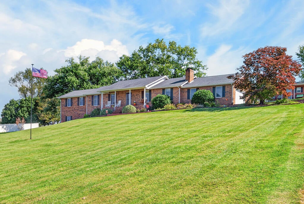 Photo of 33384 Graceland Ln, Glade Spring, VA 24340 (MLS # 112261)
