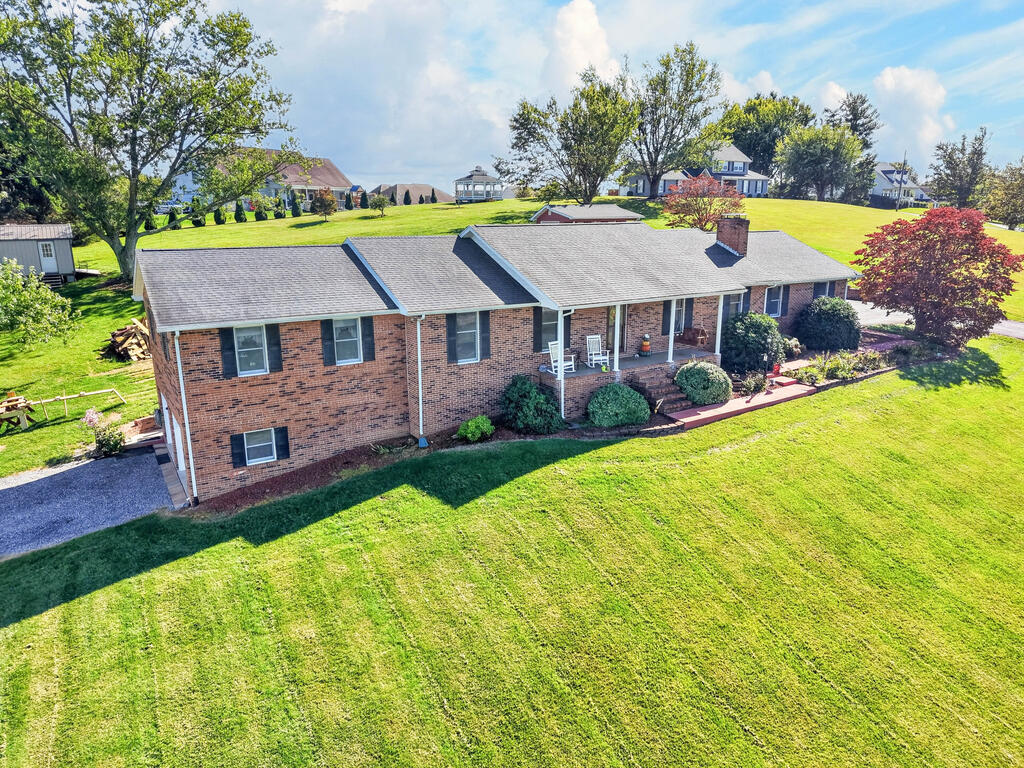 Photo of 33384 Graceland Ln, Glade Spring, VA 24340 (MLS # 112261)